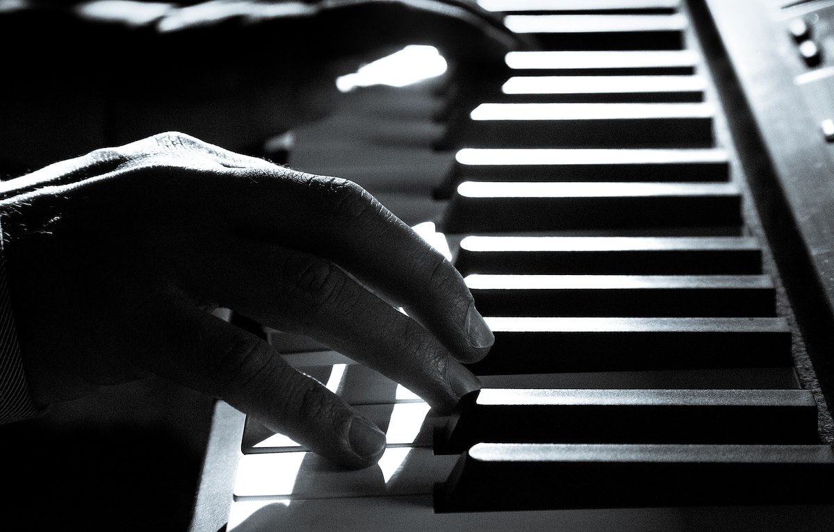 Aula de Piano Para Iniciantes: Aula aberta com instruções de piano para  iniciantes. 